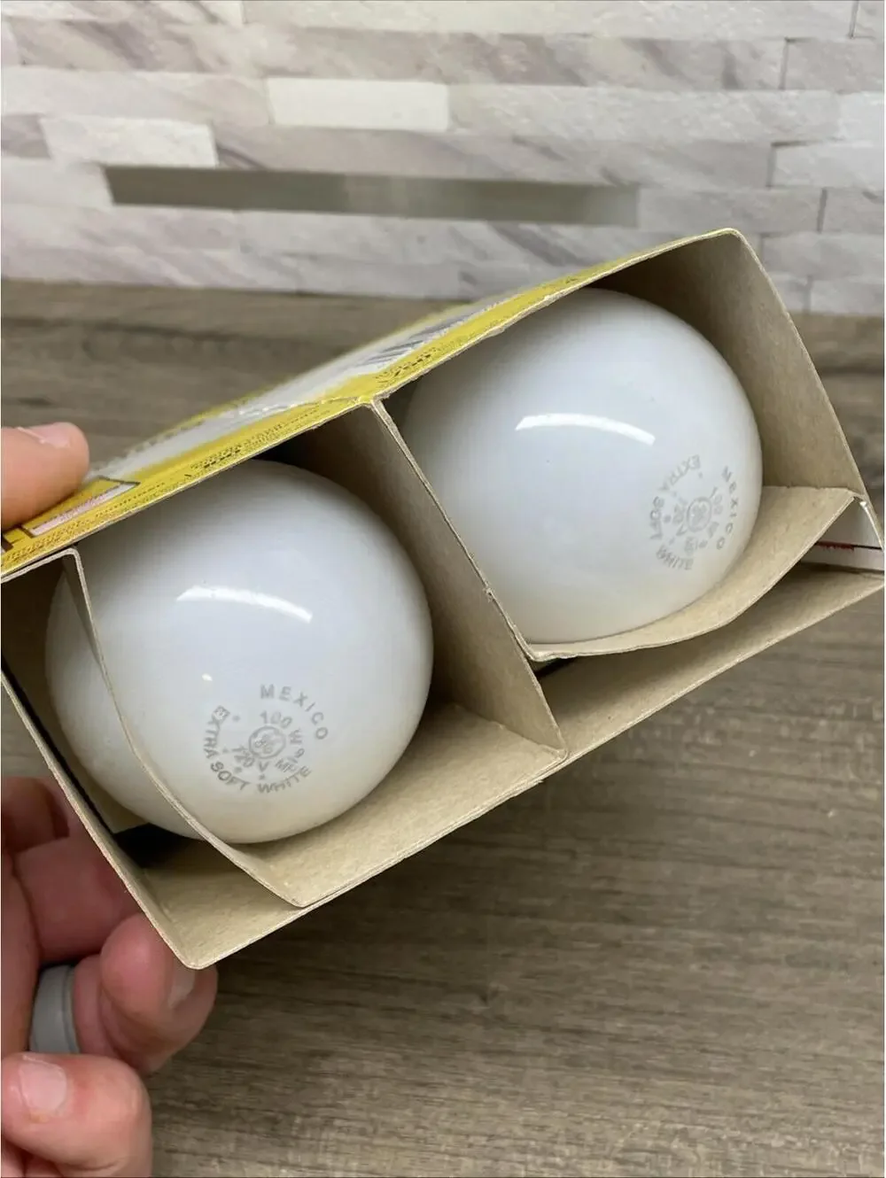GE Extra Soft White 100W Light Bulbs - 4 Pack NEW Old Stock